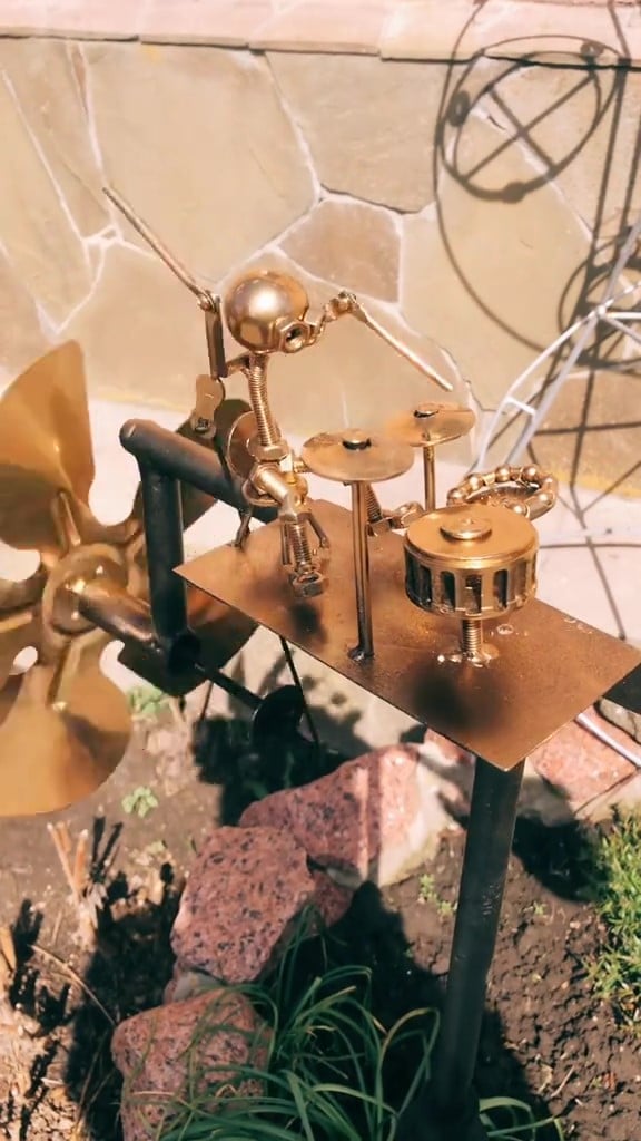 🔥Last Day 🥁Handmade Metal Rock Band Windmill🎁(Includes a 70cm bracket)