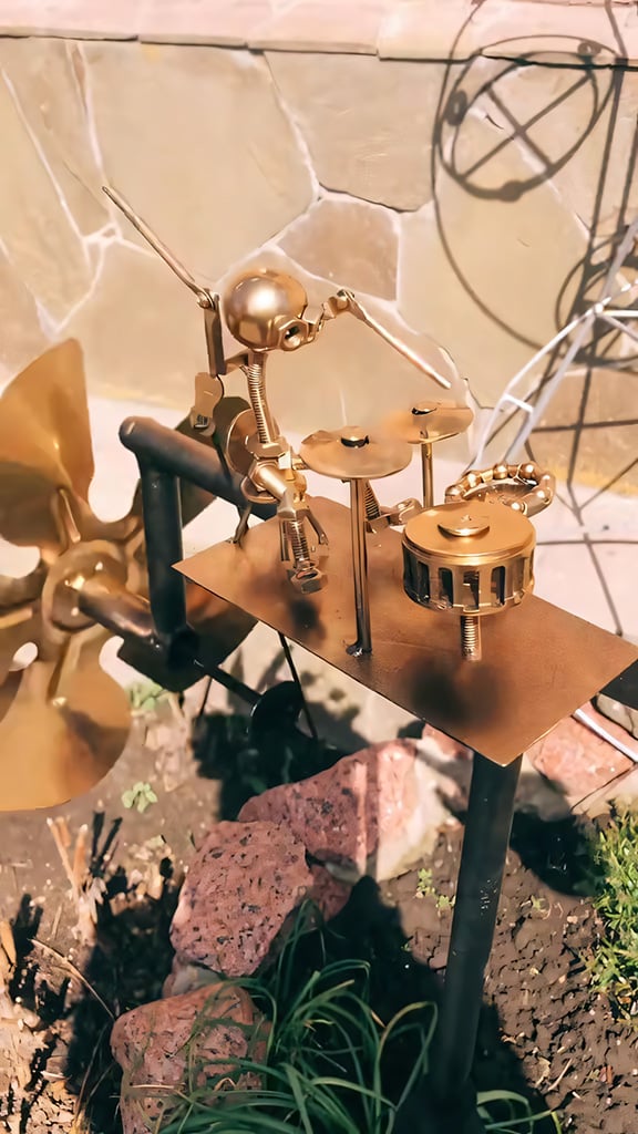 🔥Last Day 🥁Handmade Metal Rock Band Windmill🎁(Includes a 70cm bracket)